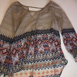 tan Blu pepper blouse sz LG